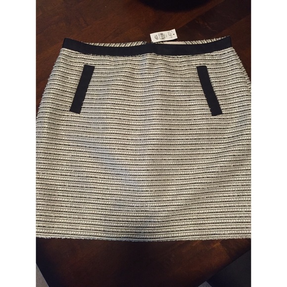 NWT Super cute LOFT skirt