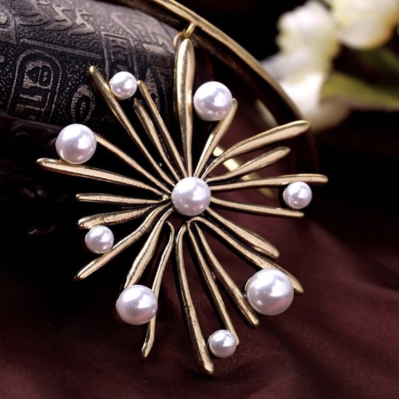 • SALE • Vintage Style Metal Star Necklace • - Picture 4 of 4