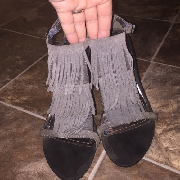 Grey fringe heels