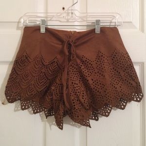 ✨Brown suede shorts with design✨