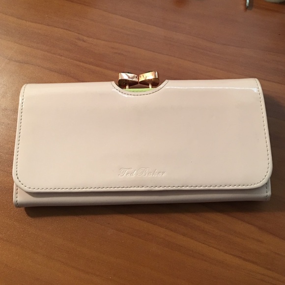 Used Ted Baker Titiana wallet with bow clasp