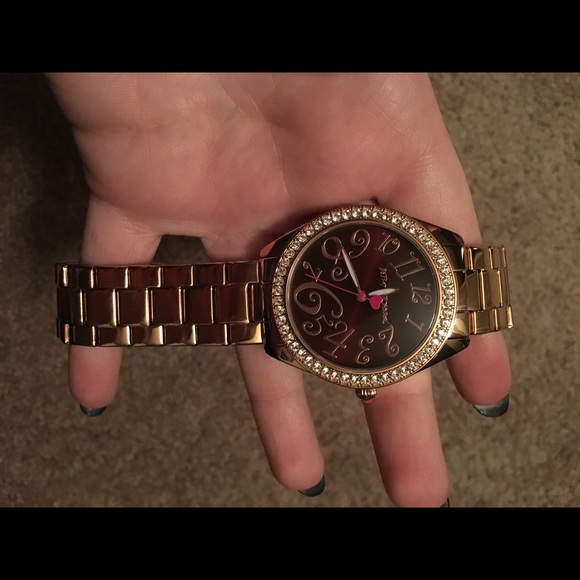 Watch - Picture 2 of 4