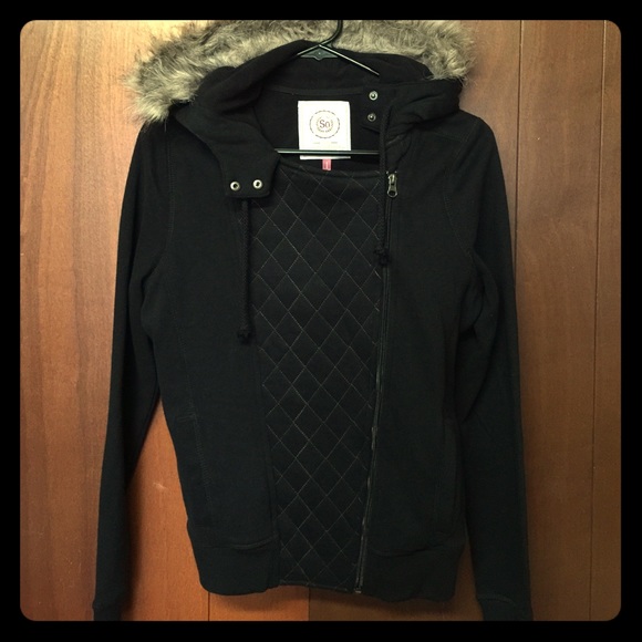 black hoodie with fur hood