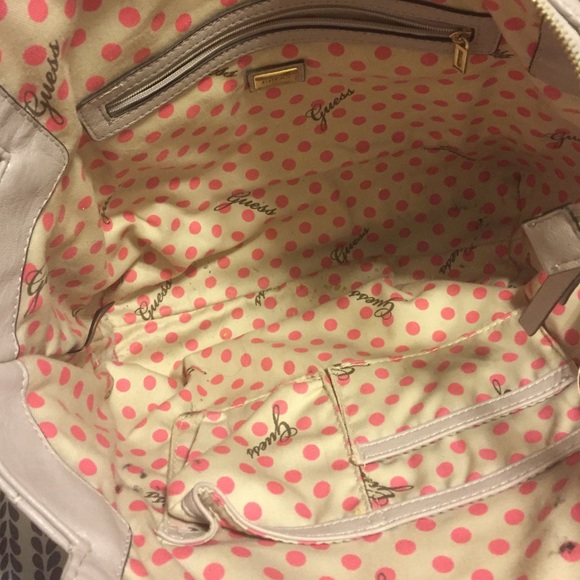 Guess purse - Picture 2 of 3