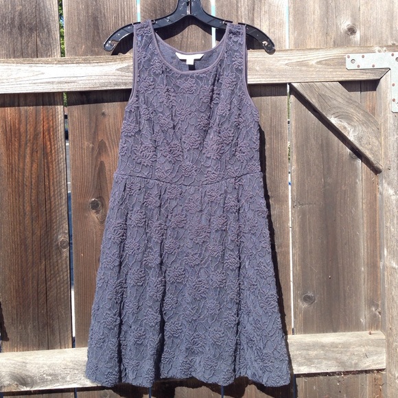Sleeveless Lace dress
