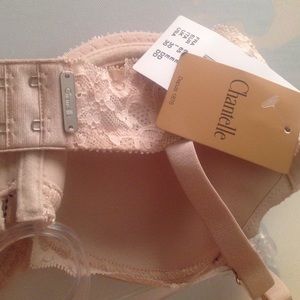 SALE !!Chantelle Bra Brand New ! 30 DD