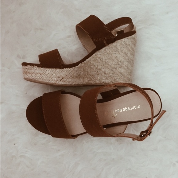 Brown summer wedges - Picture 1 of 4