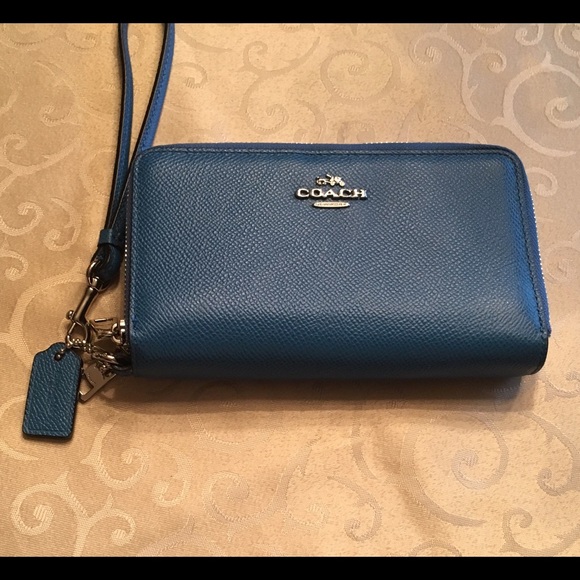 PRICE DROP ⬇️ Blue Coach Wallet/Wristlet