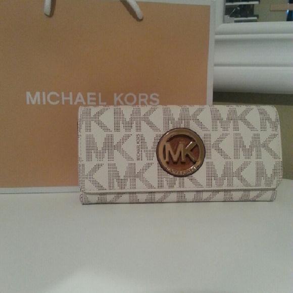 MICHAEL Michael Kors Handbags - Fulton flap continental