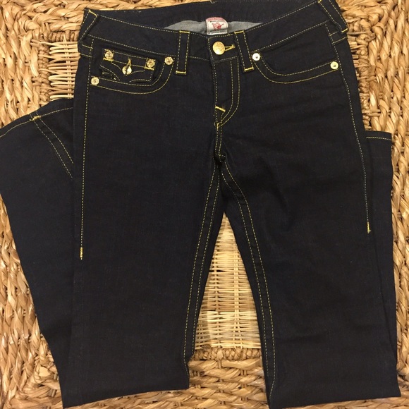 CLOTHING - Picture 2 of 2