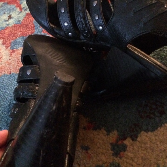 Vera wang gladiator heels - Picture 3 of 3