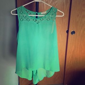 Mint green sleeveless high-low shirt