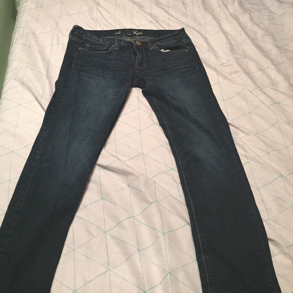 American Eagle blue jeans! Size six,skinny stretch