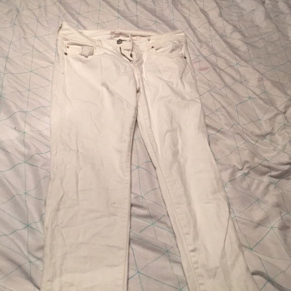 WhiteAmerican Eagle Skinny Stretch Jeans! Size 8!
