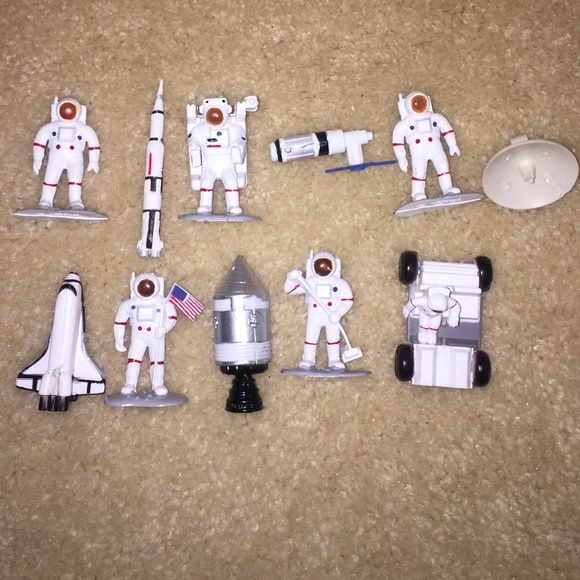 Astronaut figures - Picture 2 of 2