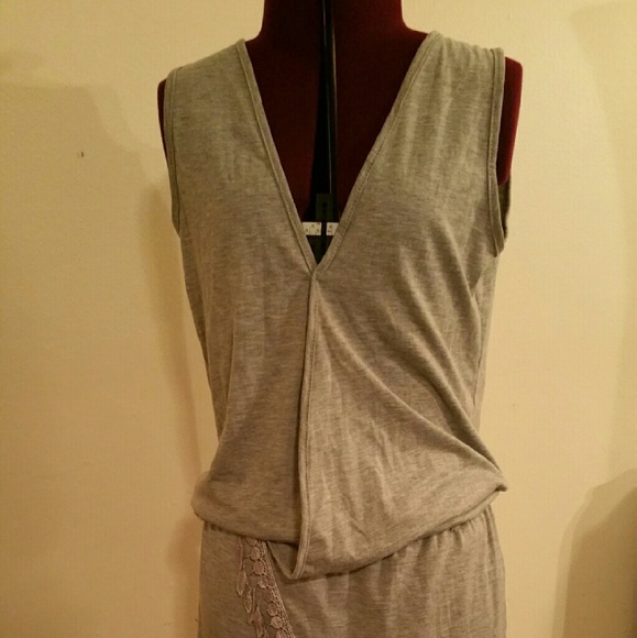 Simple beach cover up with flirty edging. - Picture 1 of 4