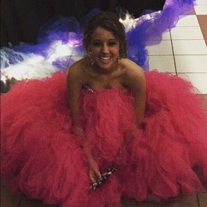 Meet your Posher, Laura