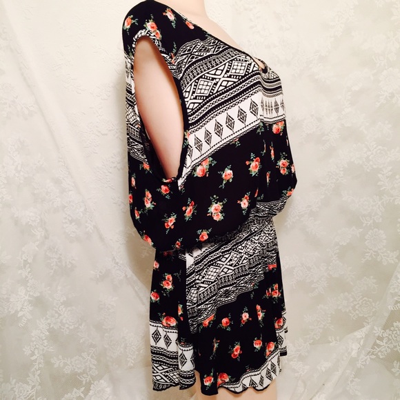 Floral crop top. - Picture 3 of 4