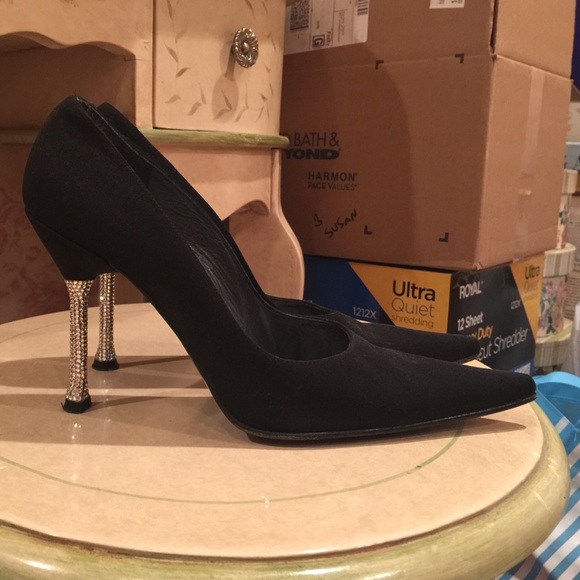 Stuart Weitzman Black Rhinestone Shoes Size 7.5