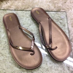 NWOT Mossimo Sparkle Brown Sandals.