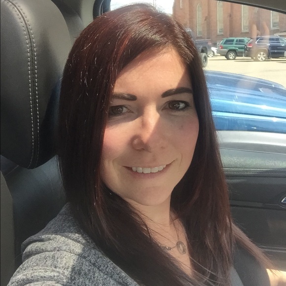 Meet your Posher, Lindsey - Picture 1 of 1