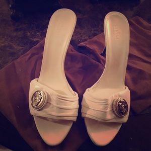 GUCCI- White leather sandals with Vintage Hardware