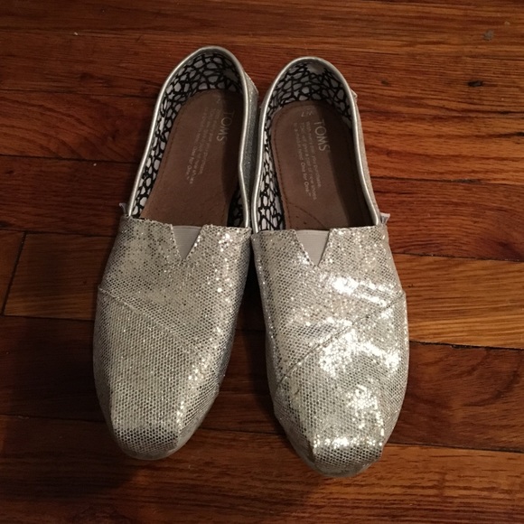 Toms