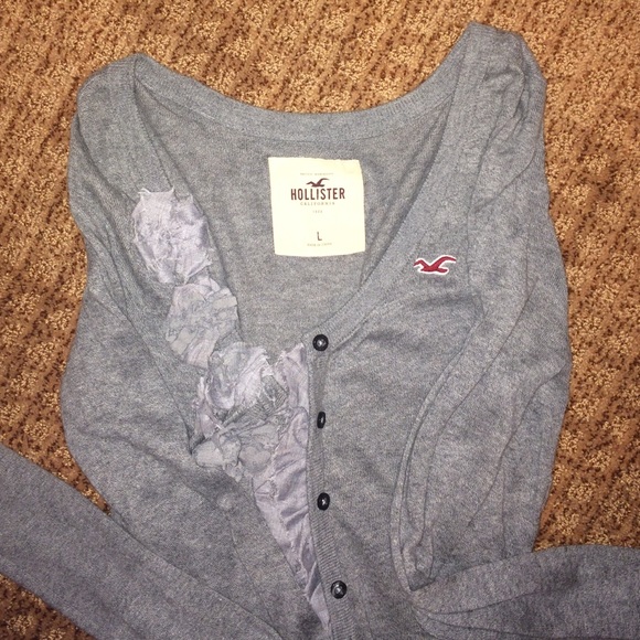 Hollister Sweaters - ✨NYE SALE💃🏼Gray long sleeve cardigan🌞