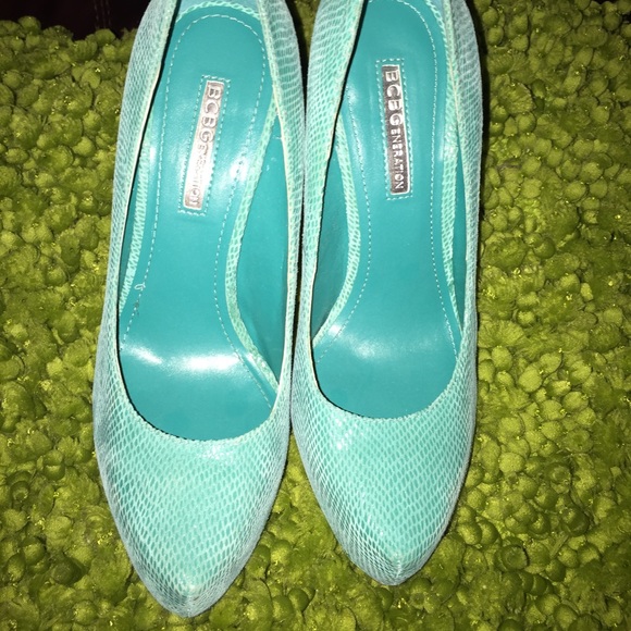 BCBG ENERATION 8