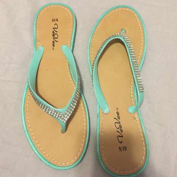 Vee Vee || flip flops