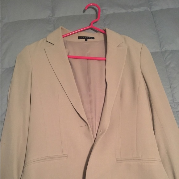 Beautiful cream theory blazer!