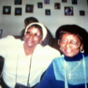 Meet your Posher, Mona