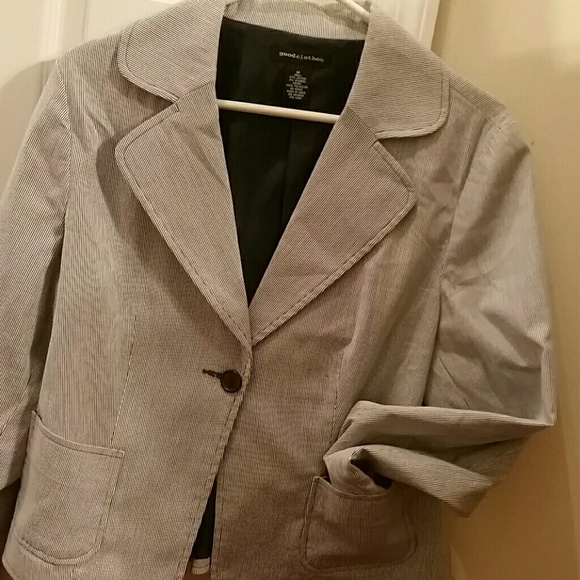 THIS SEASON'S FAB SHEER SUCKER JACKET! 👄 - Picture 2 of 4