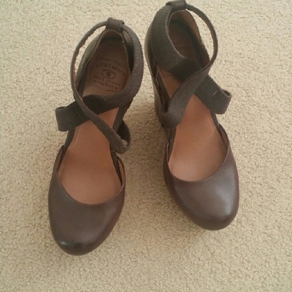 Lucky brand brown wedges