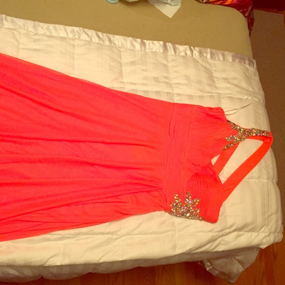 Floor length peach prom dress! Size 14P