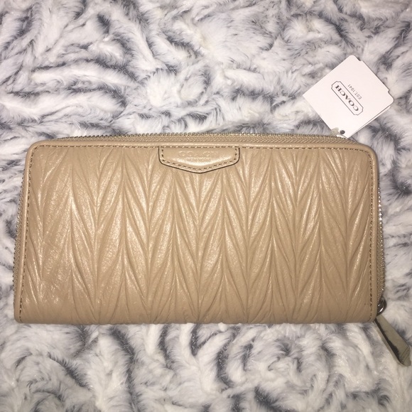 NWT Coach wallet