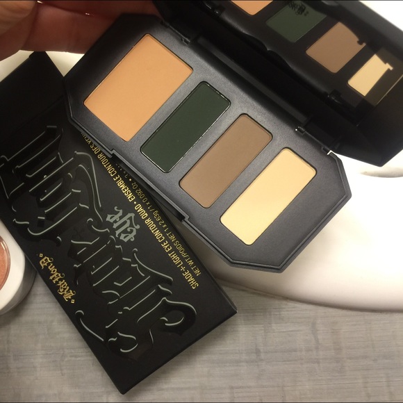 Kat Von D Shade & Light eyeshadow palette
