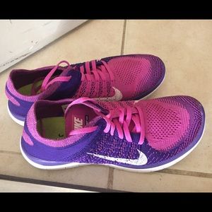 ❌SOLD❌ NIKE fly knit
