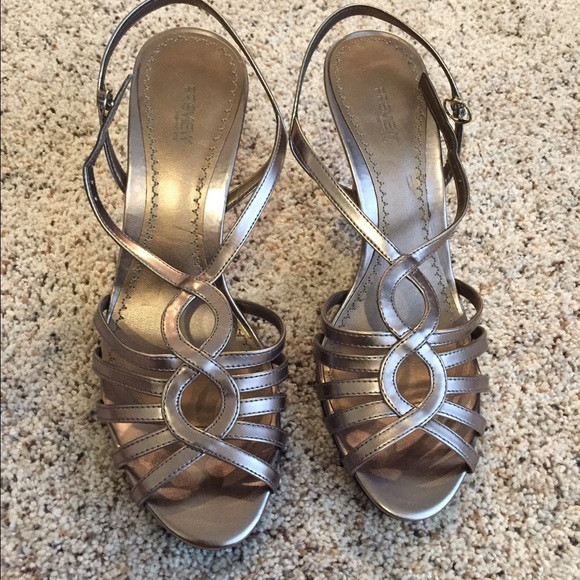 New Preview International dress sandals.