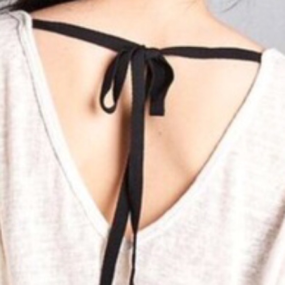 Super Cute Shirt Tie Back Bow ONLY MEDIUM LEFT! - Picture 4 of 4