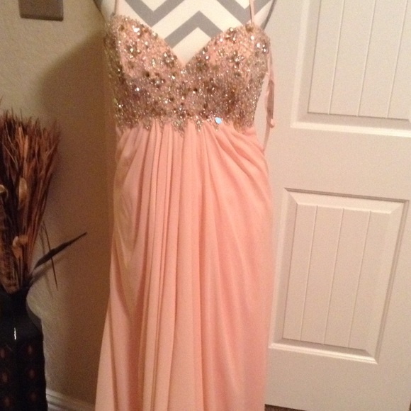 Gorgeous blush dress NWT