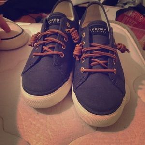 Navy Sperry seacoast sneaker