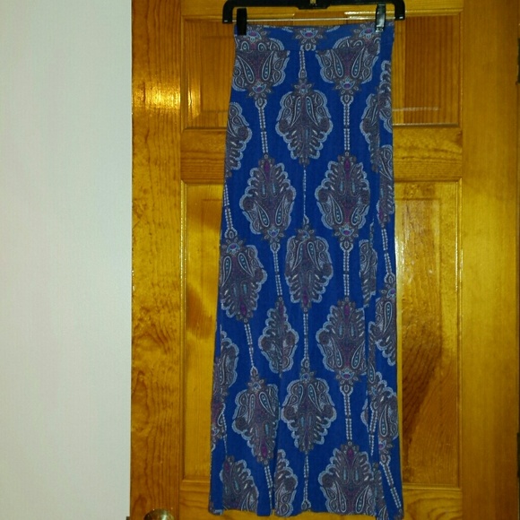 Pattarned blue maxi skirt - Picture 1 of 2