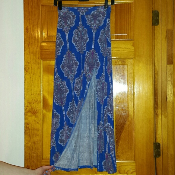 Pattarned blue maxi skirt - Picture 2 of 2