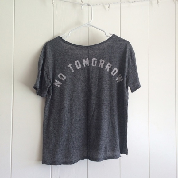 Free People Tops - ✨ FLASH SALE✨ Knot Sisters split side boxy tee