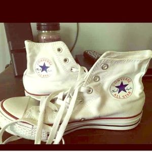 Converse - White high tops! Taking💰 offers