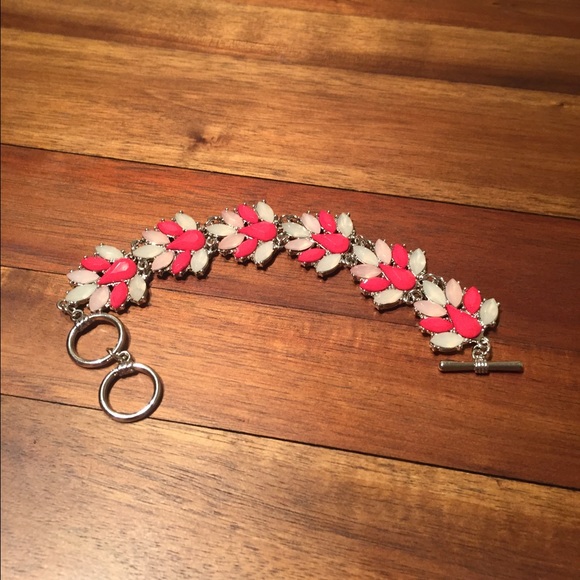 Trendy Bracelet - Picture 2 of 3