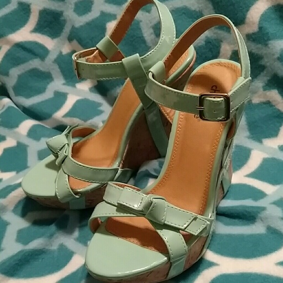Teal wedges !