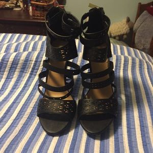 ‼SOLD‼️️Gladiator Pumps