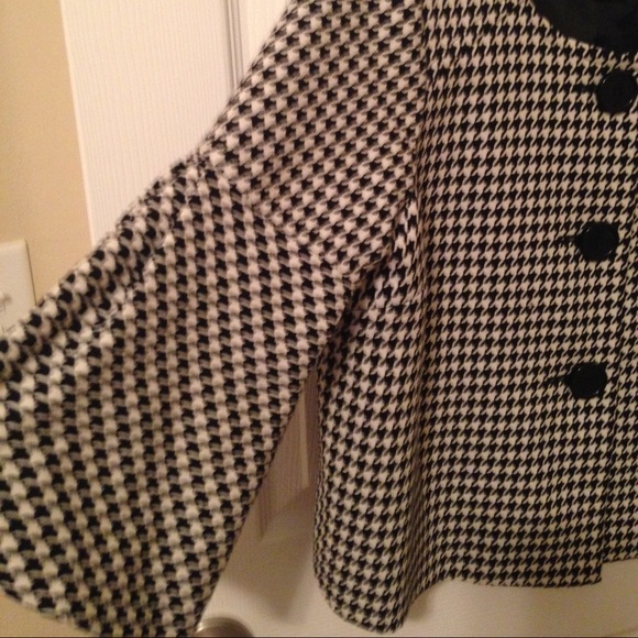 Cropped Pattern Peacoat - Picture 3 of 3
